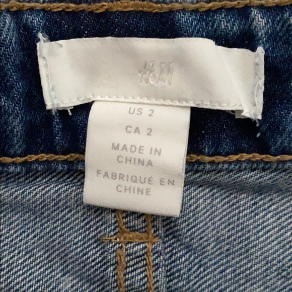 H&M High Waisted Denim Shorts - Picture 3 of 3